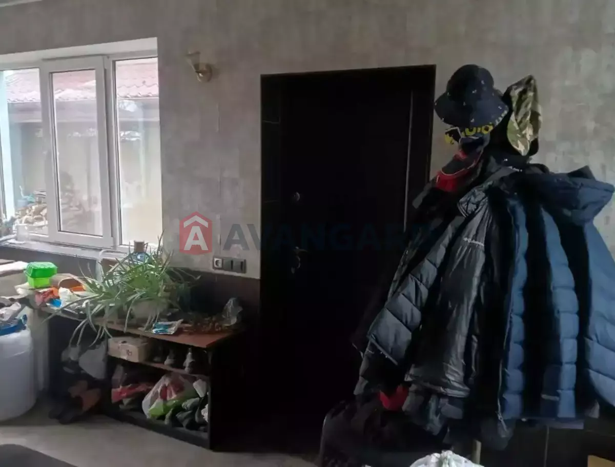 �������, 100 ��.�. ���� 1