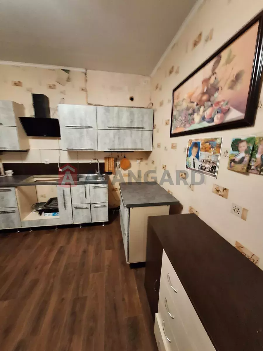 �������, 100 ��.�. ���� 10