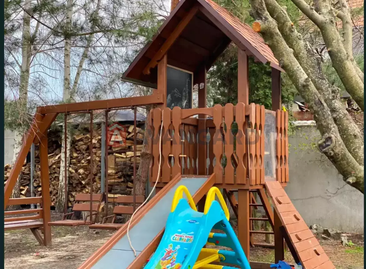 �������, 200 ��.�. ���� 4