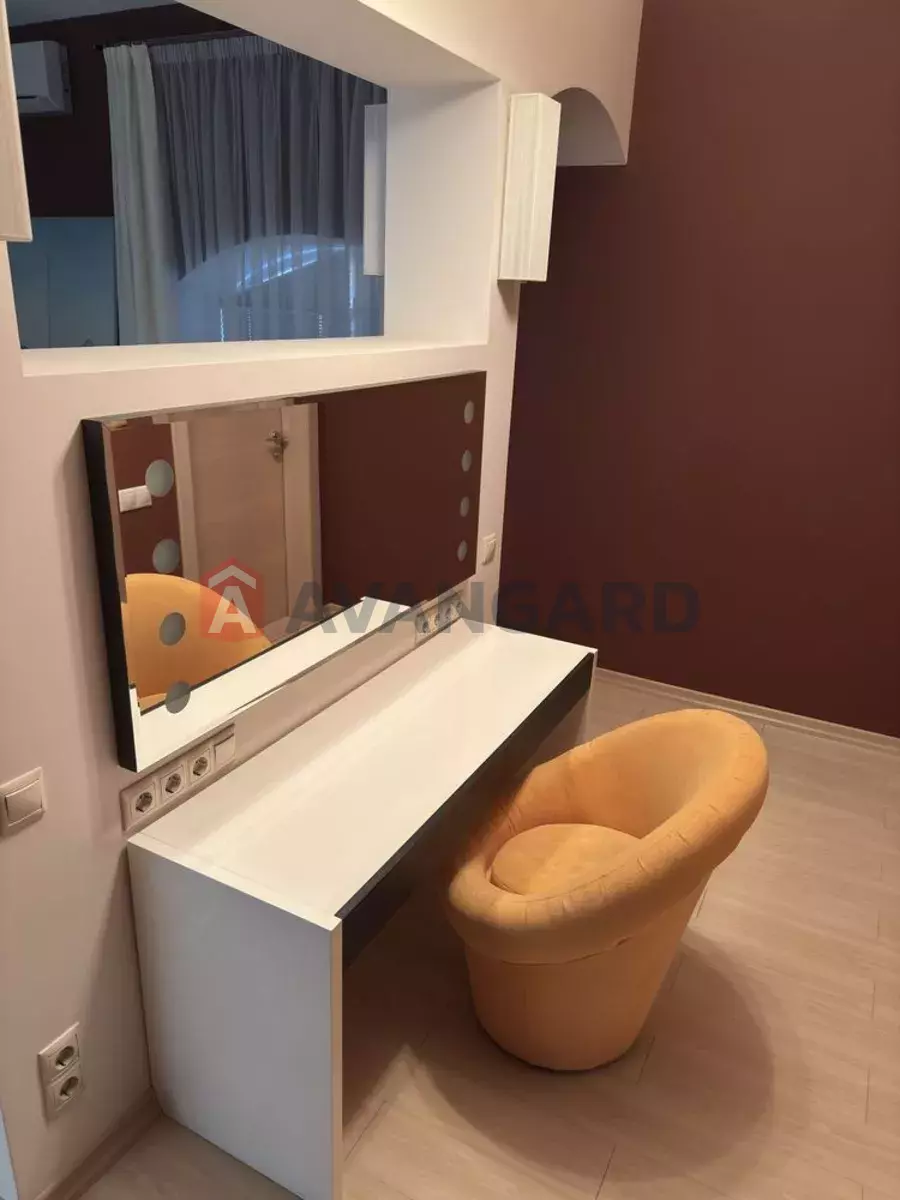 �������, 300 ��.�. ���� 15