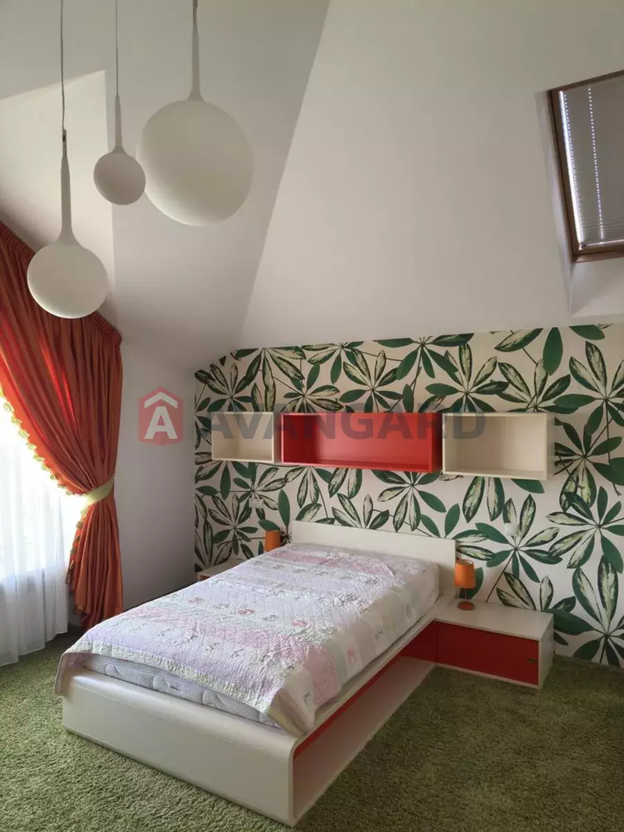 �������, 300 ��.�. ���� 4