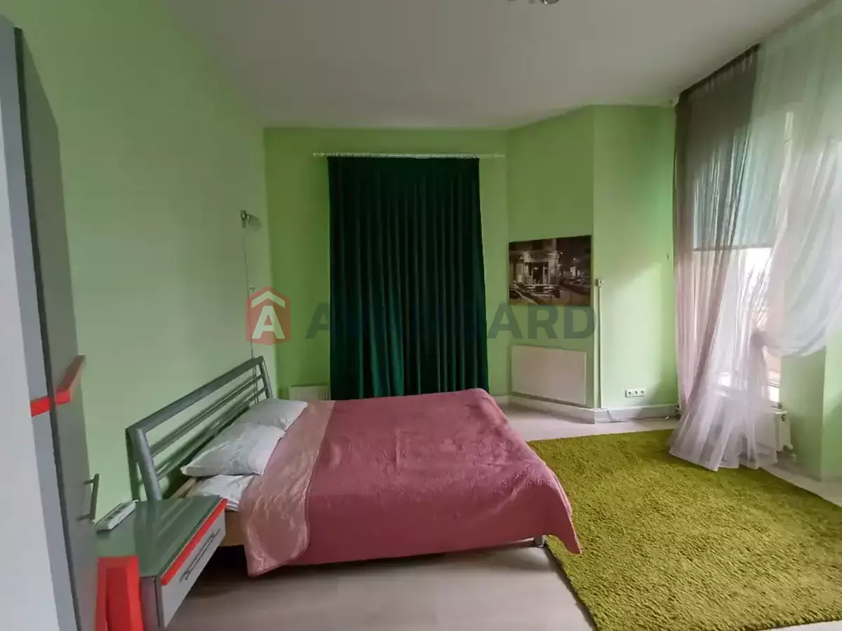 �������, 400 ��.�. ���� 3