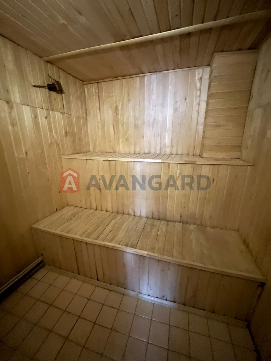 �������, 300 ��.�. ���� 18