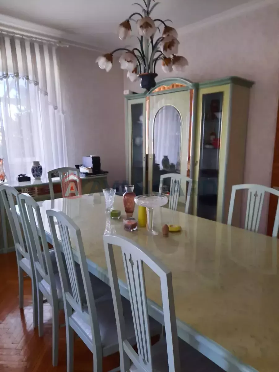 �������, 320 ��.�. ���� 10