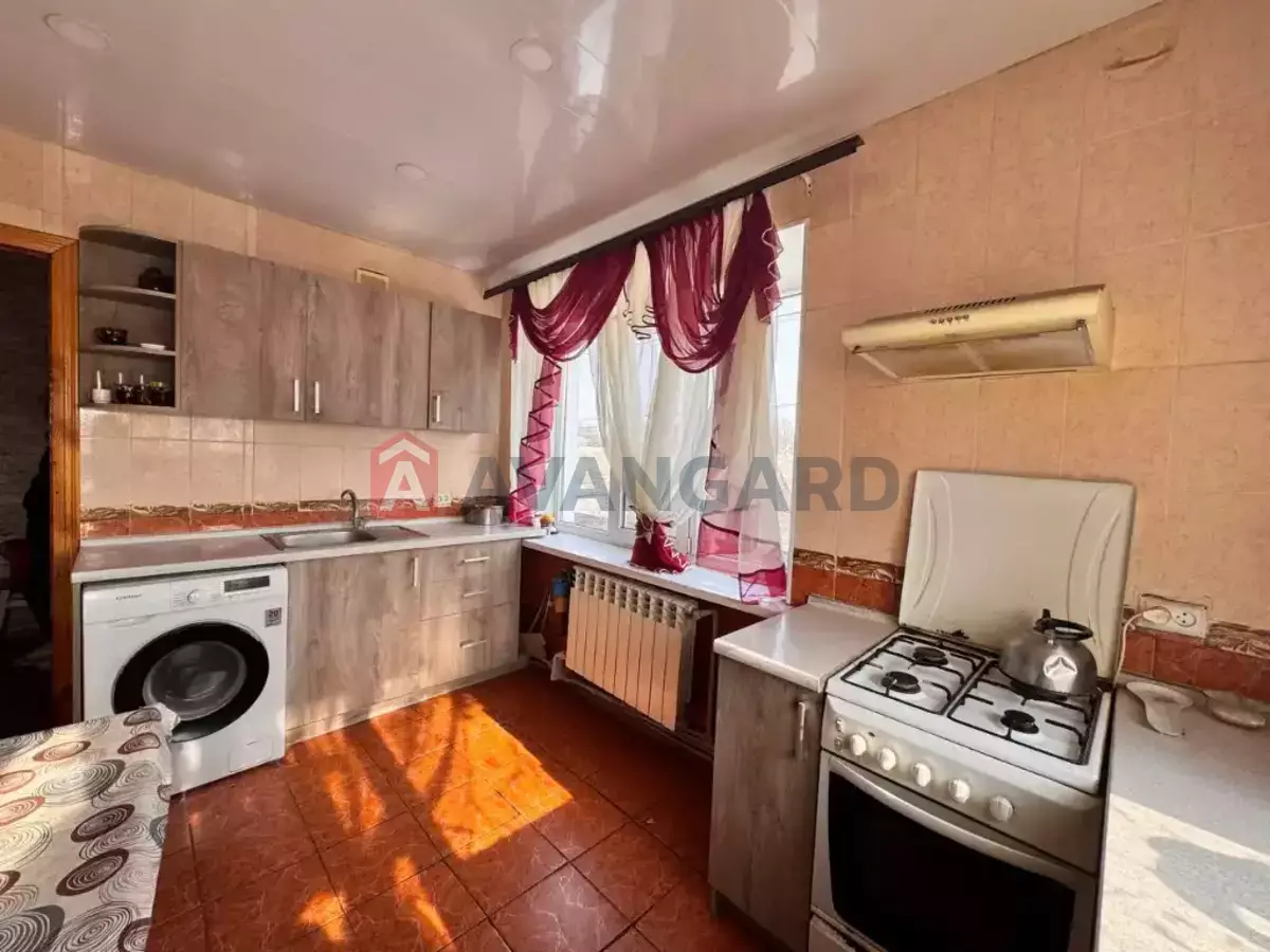 ������� �������, 18 ��.�. ���� 4