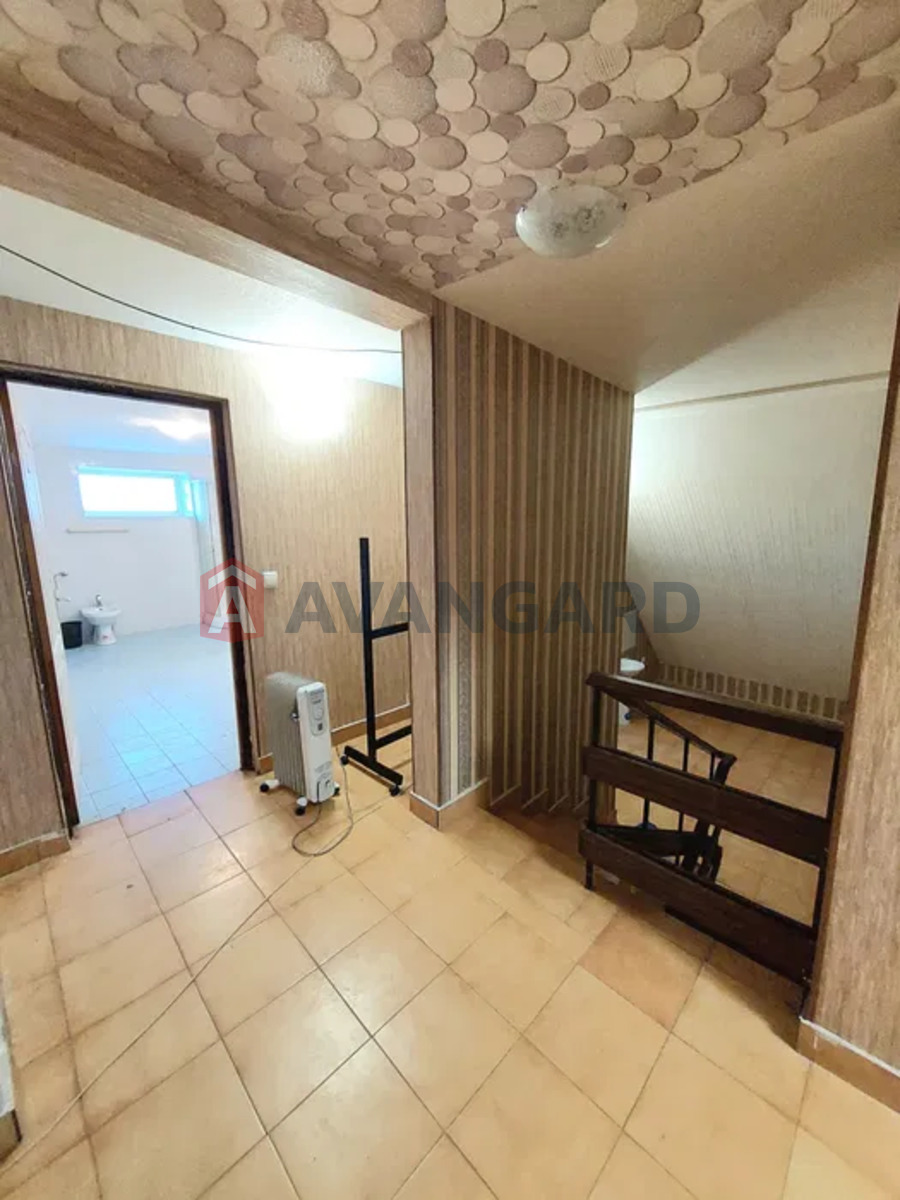 �������, 350 ��.�. ���� 16