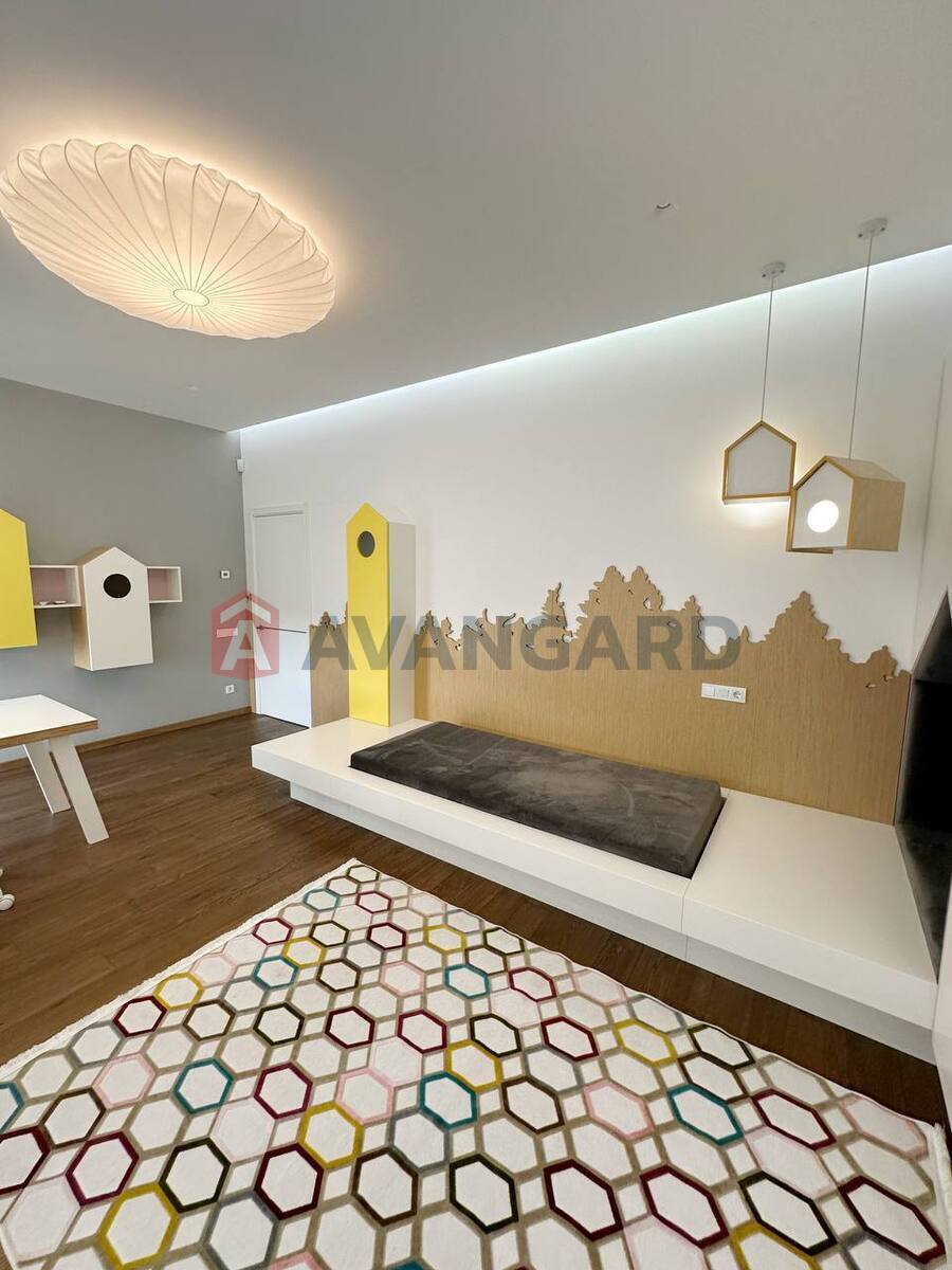 �������, 300 ��.�. ���� 24