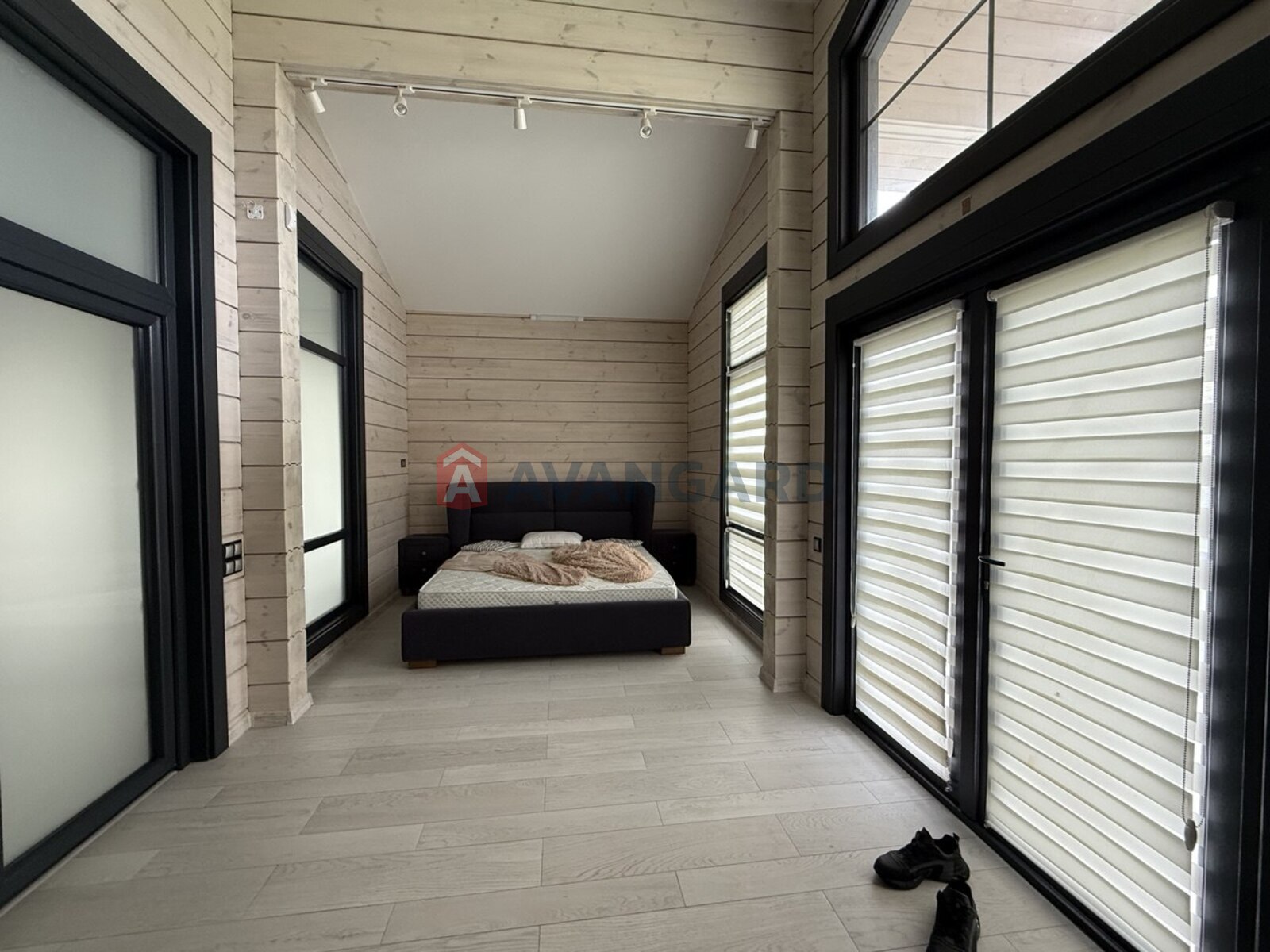 �������, 180 ��.�. ���� 14