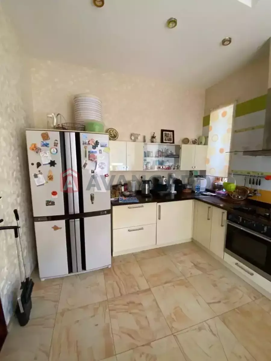 �������, 300 ��.�. ���� 1