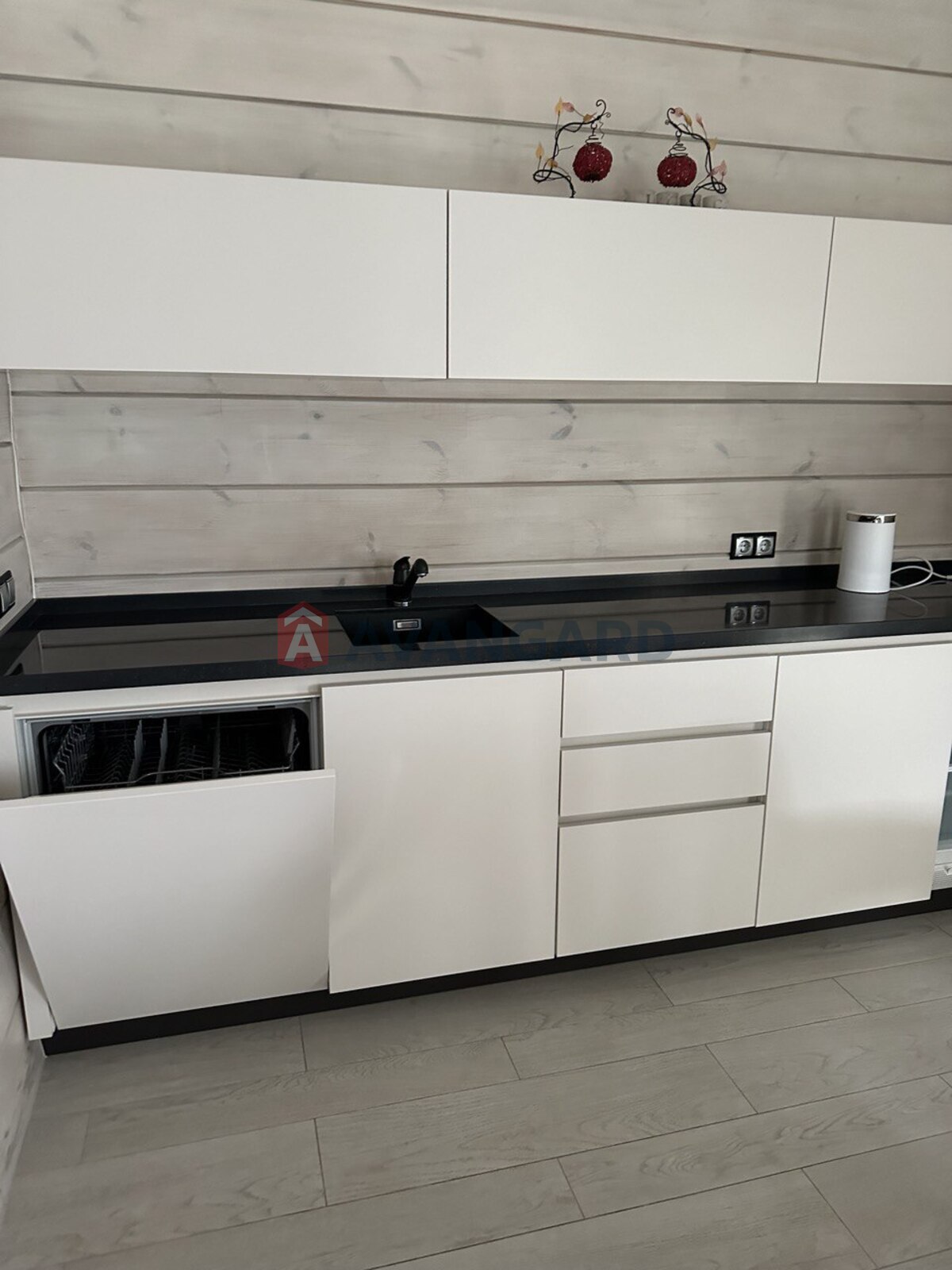 �������, 180 ��.�. ���� 19