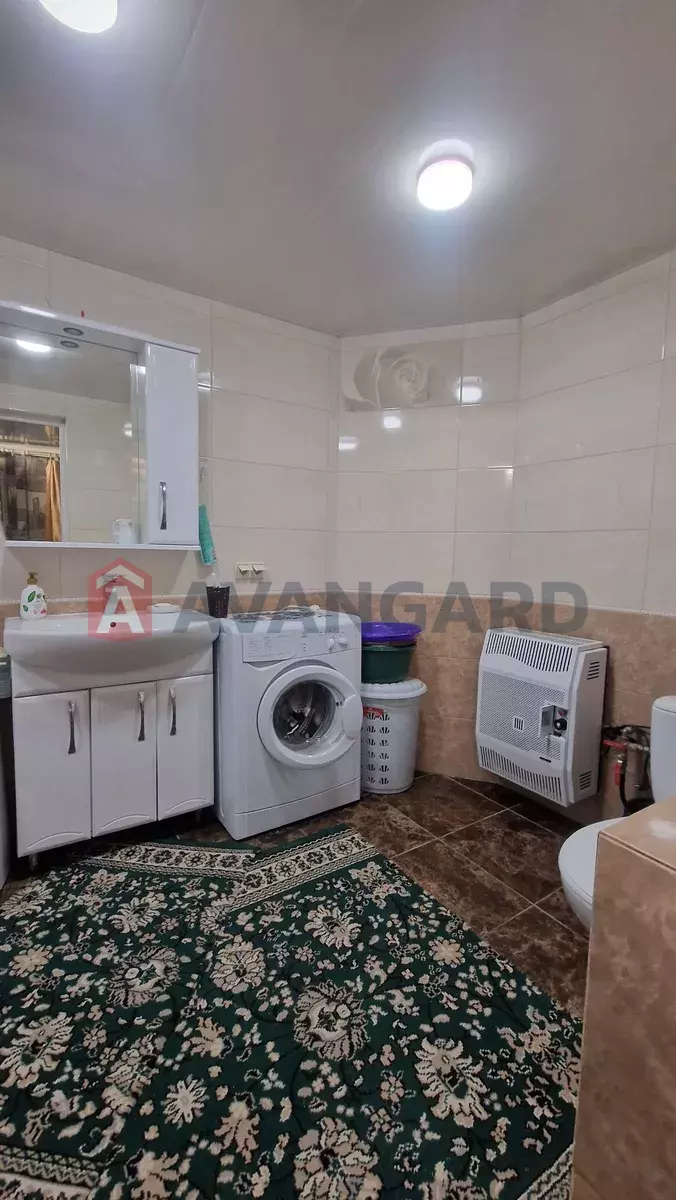 �������, 130 ��.�. ���� 12