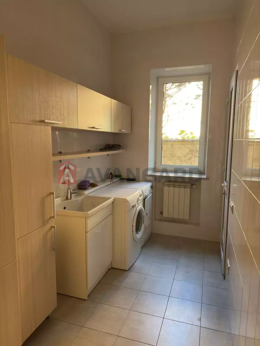 �������, 300 ��.�. ���� 2