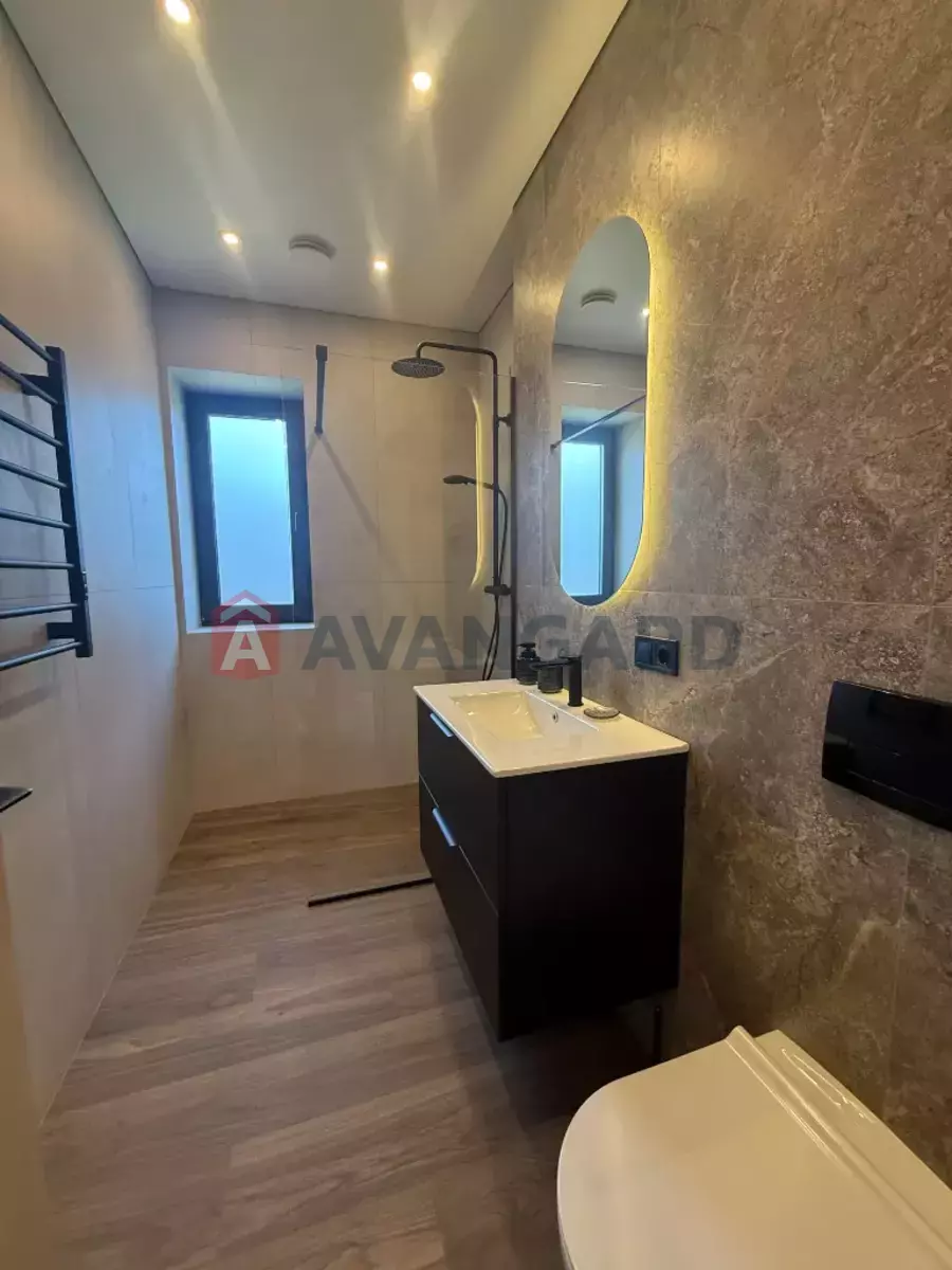 �������, 120 ��.�. ���� 13