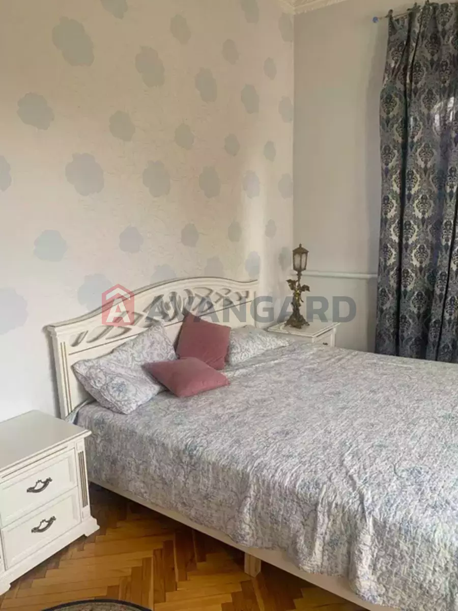 �������, 240 ��.�. ���� 11