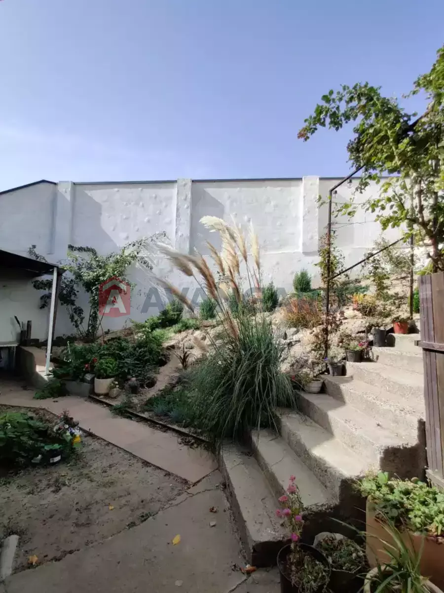 �������, 140 ��.�. ���� 9