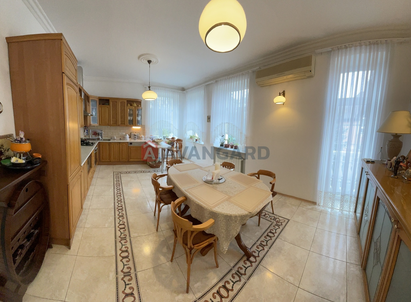 �������, 492 ��.�. ���� 10