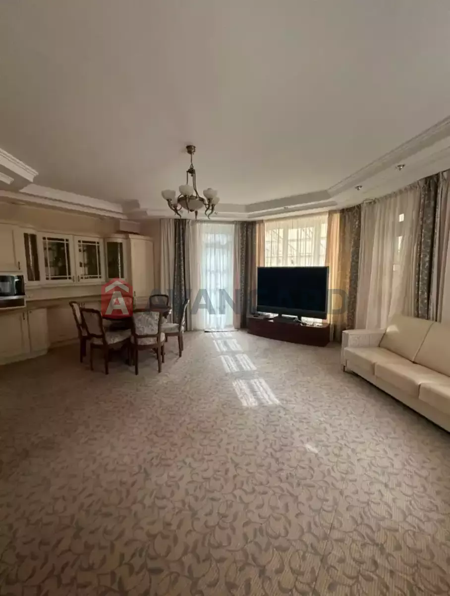 �������, 500 ��.�. ���� 10