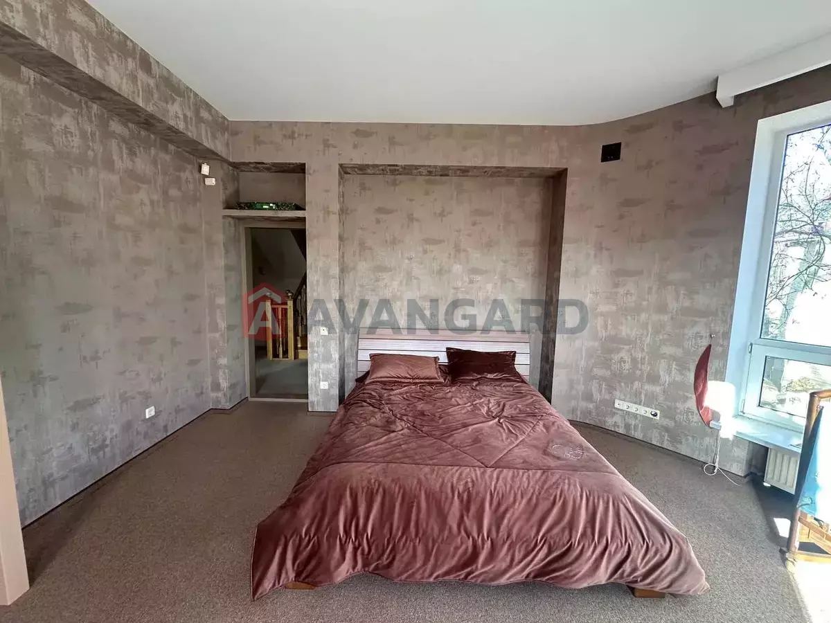 �������, 200 ��.�. ���� 8