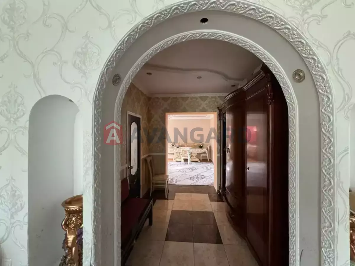 �������, 230 ��.�. ���� 5