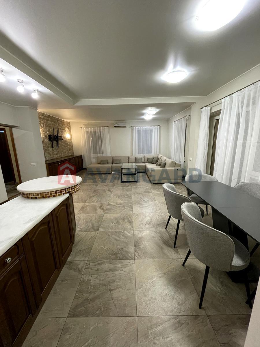 �������, 300 ��.�. ���� 2