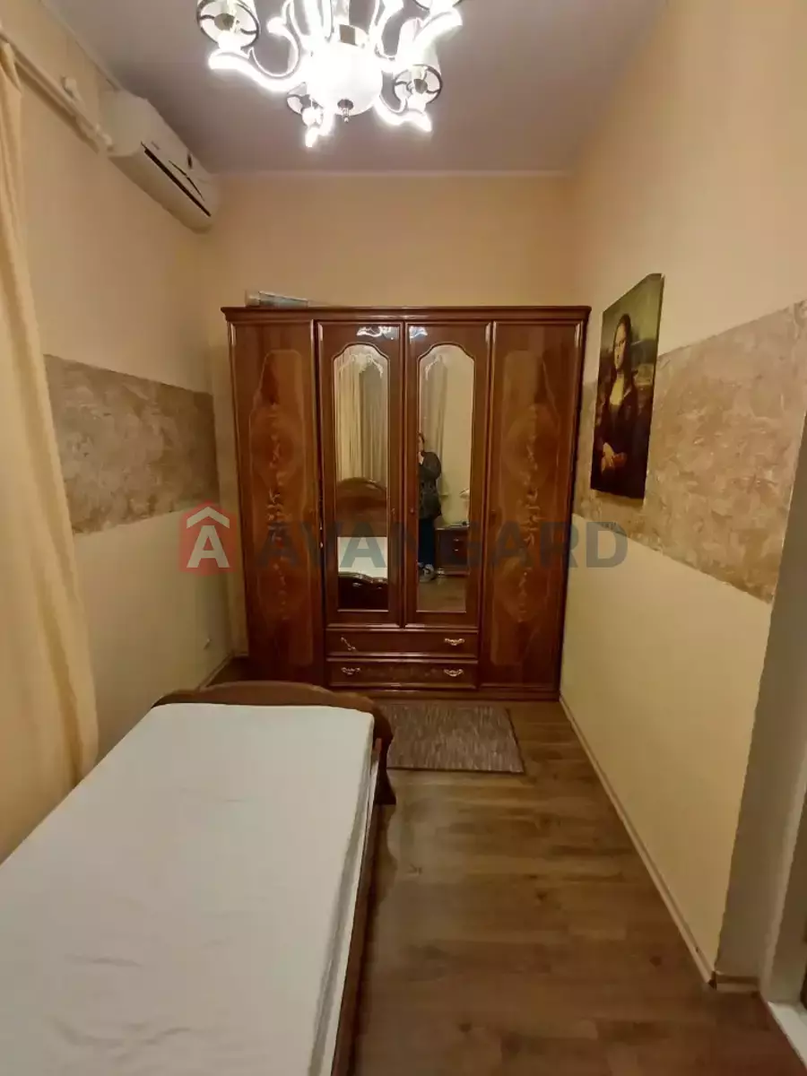 �������, 400 ��.�. ���� 27