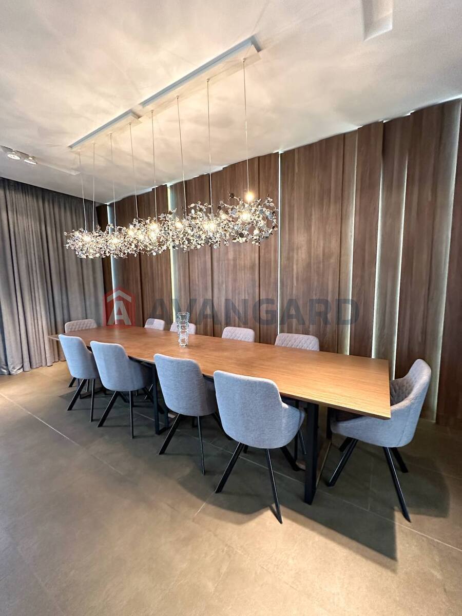 �������, 300 ��.�. ���� 13