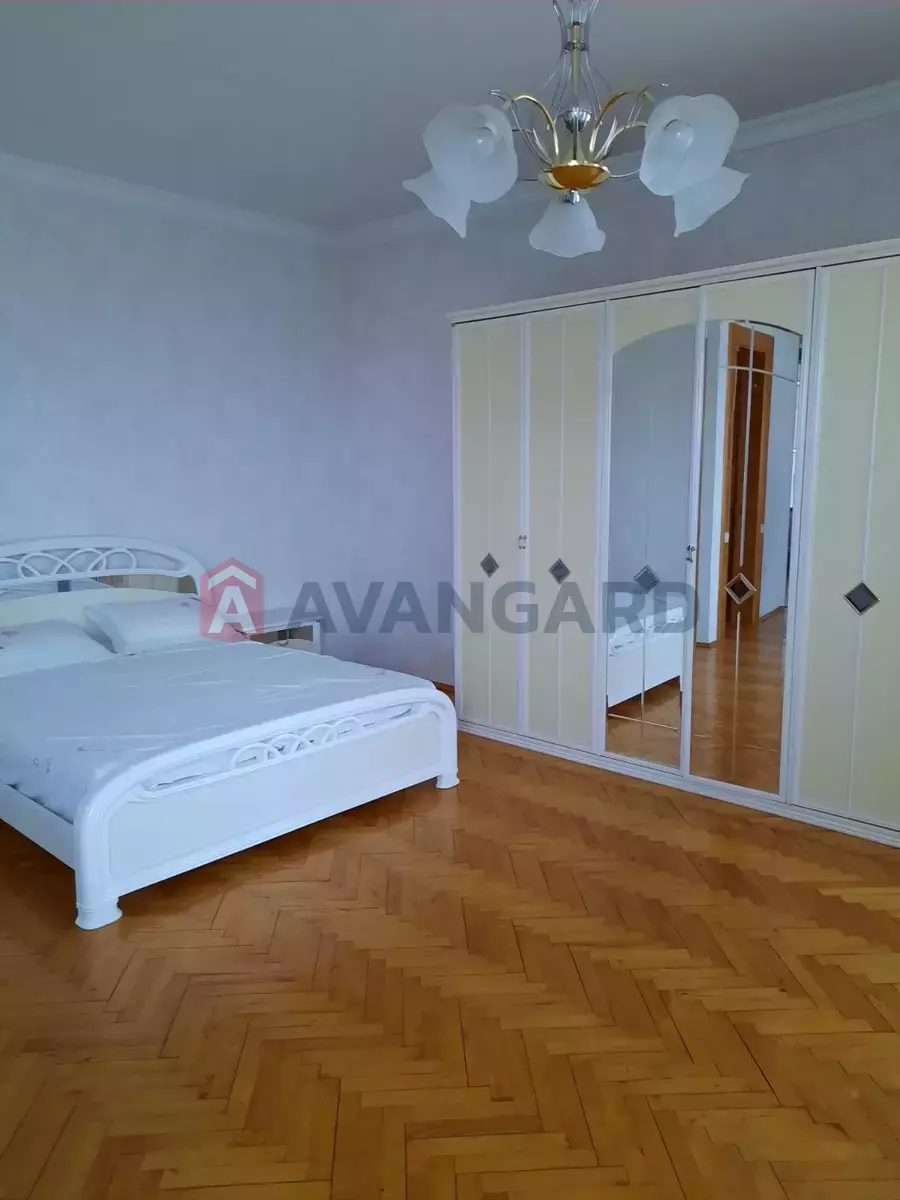 �������, 320 ��.�. ���� 3