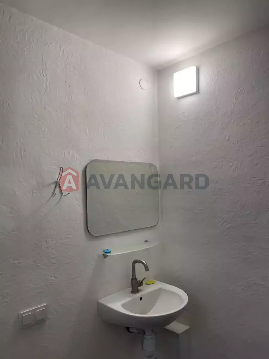 ����, 75 ��.�. ���� 8