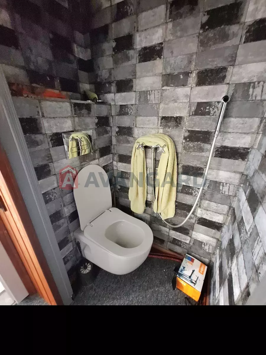 �������, 100 ��.�. ���� 12