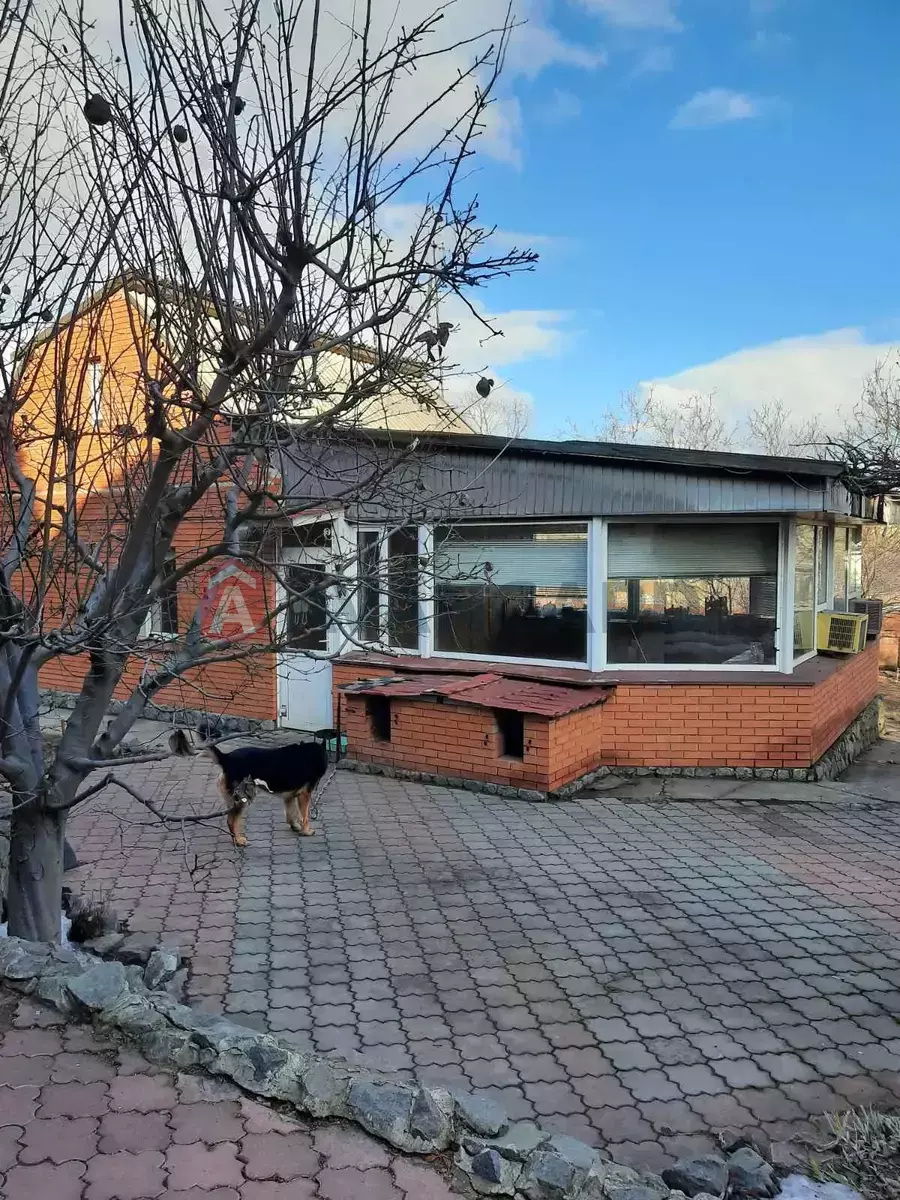 �������, 320 ��.�. ���� 19