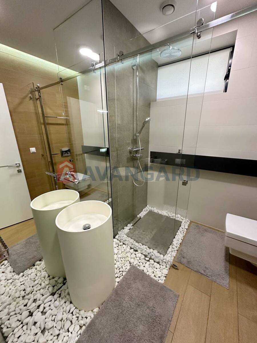 �������, 300 ��.�. ���� 20