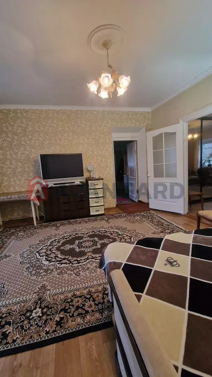 �������, 130 ��.�. ���� 11