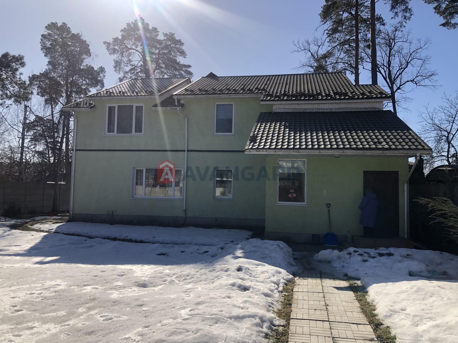 ������� �������, 100 ��.�. ���� 9