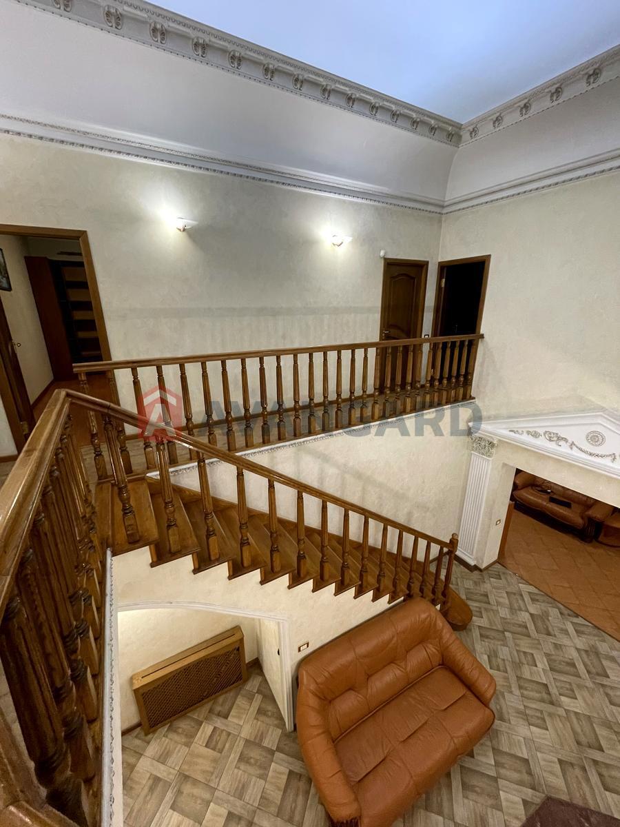 �������, 300 ��.�. ���� 6