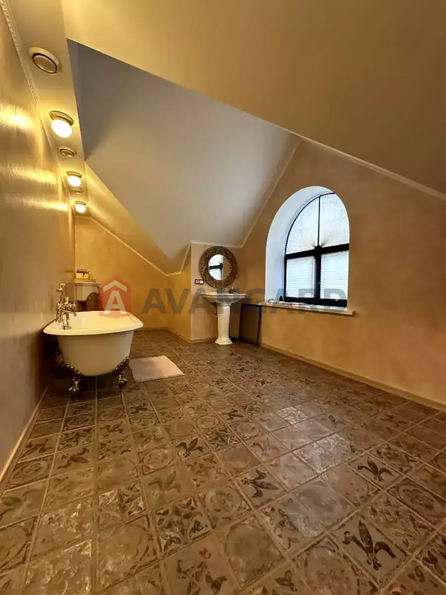 �������, 800 ��.�. ���� 8