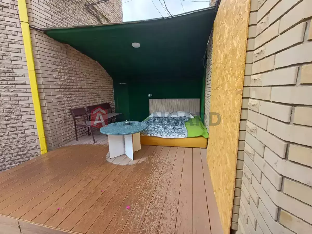 �������, 400 ��.�. ���� 14