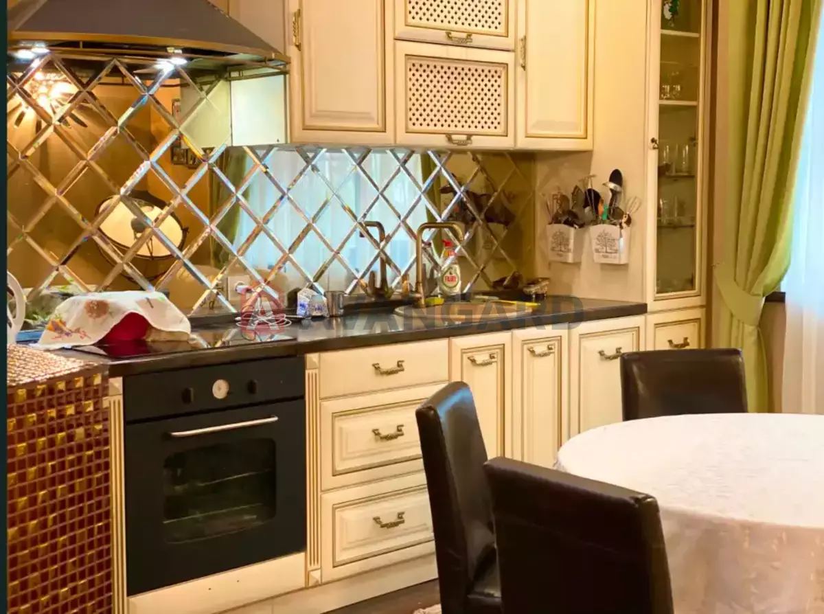 �������, 200 ��.�. ���� 20