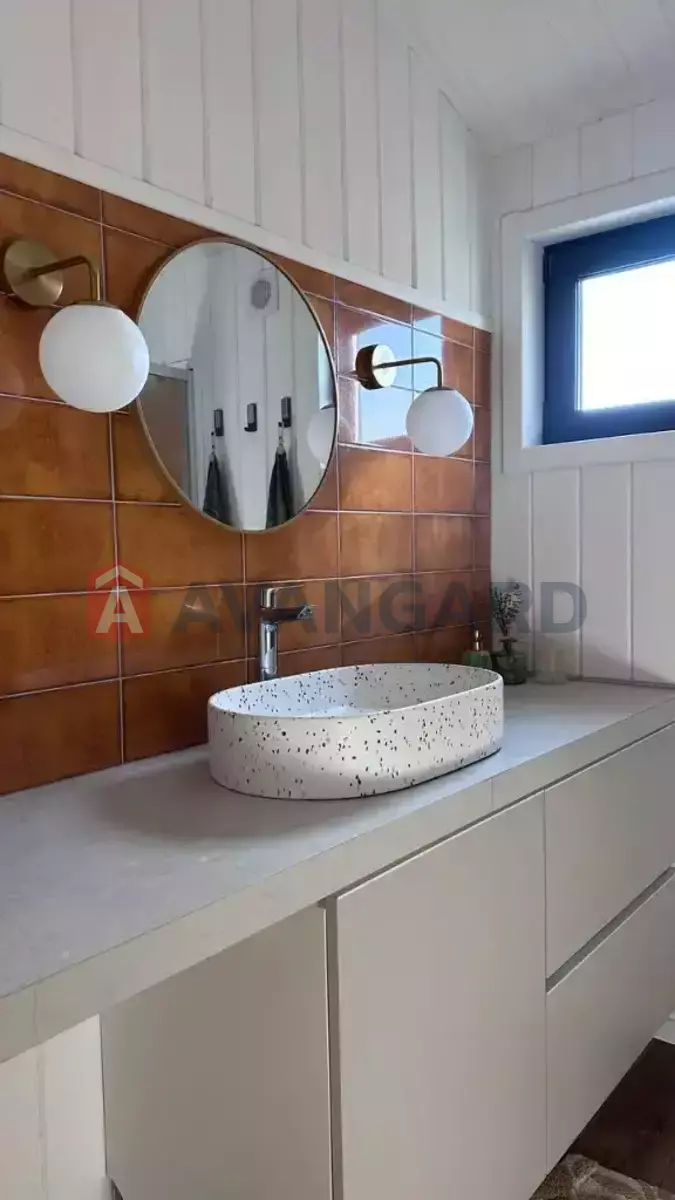 �������, 40 ��.�. ���� 13