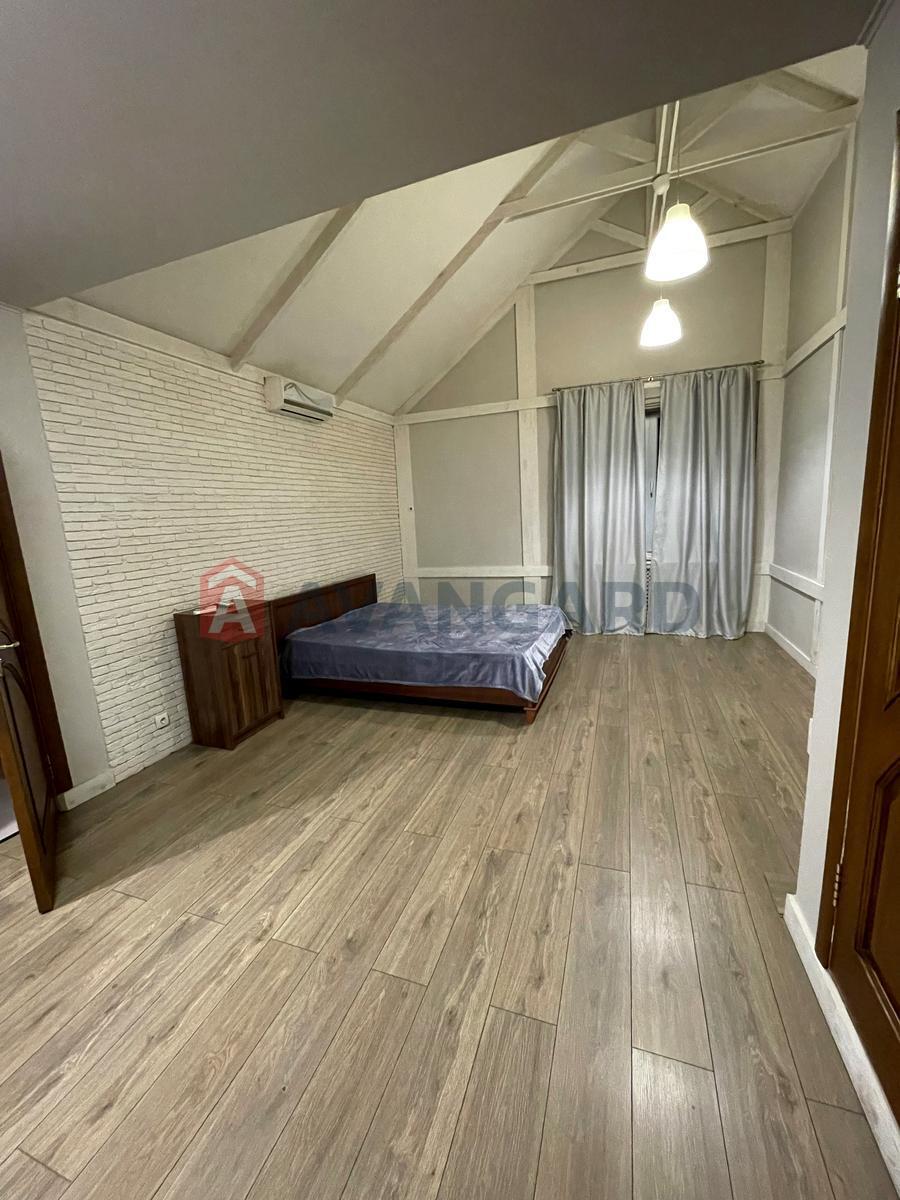 �������, 300 ��.�. ���� 7