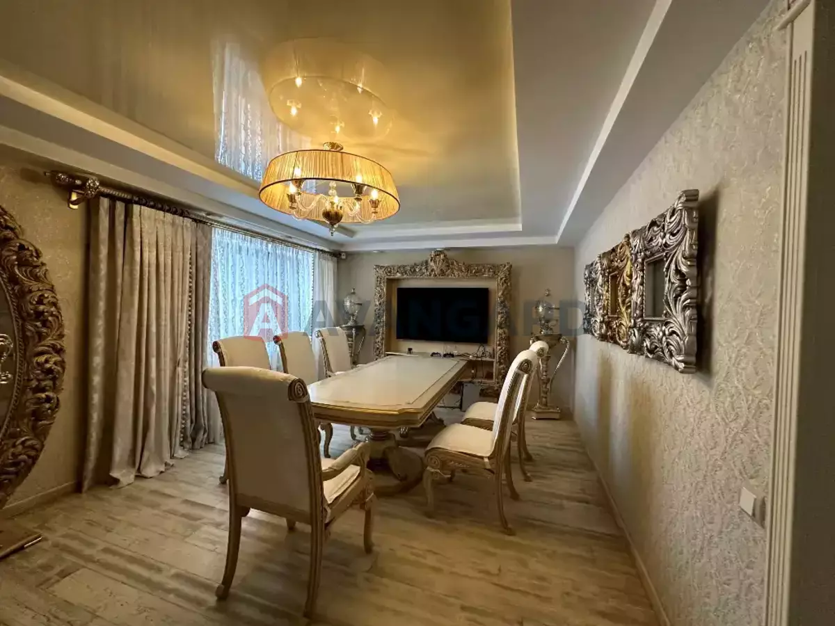 �������, 800 ��.�. ���� 5