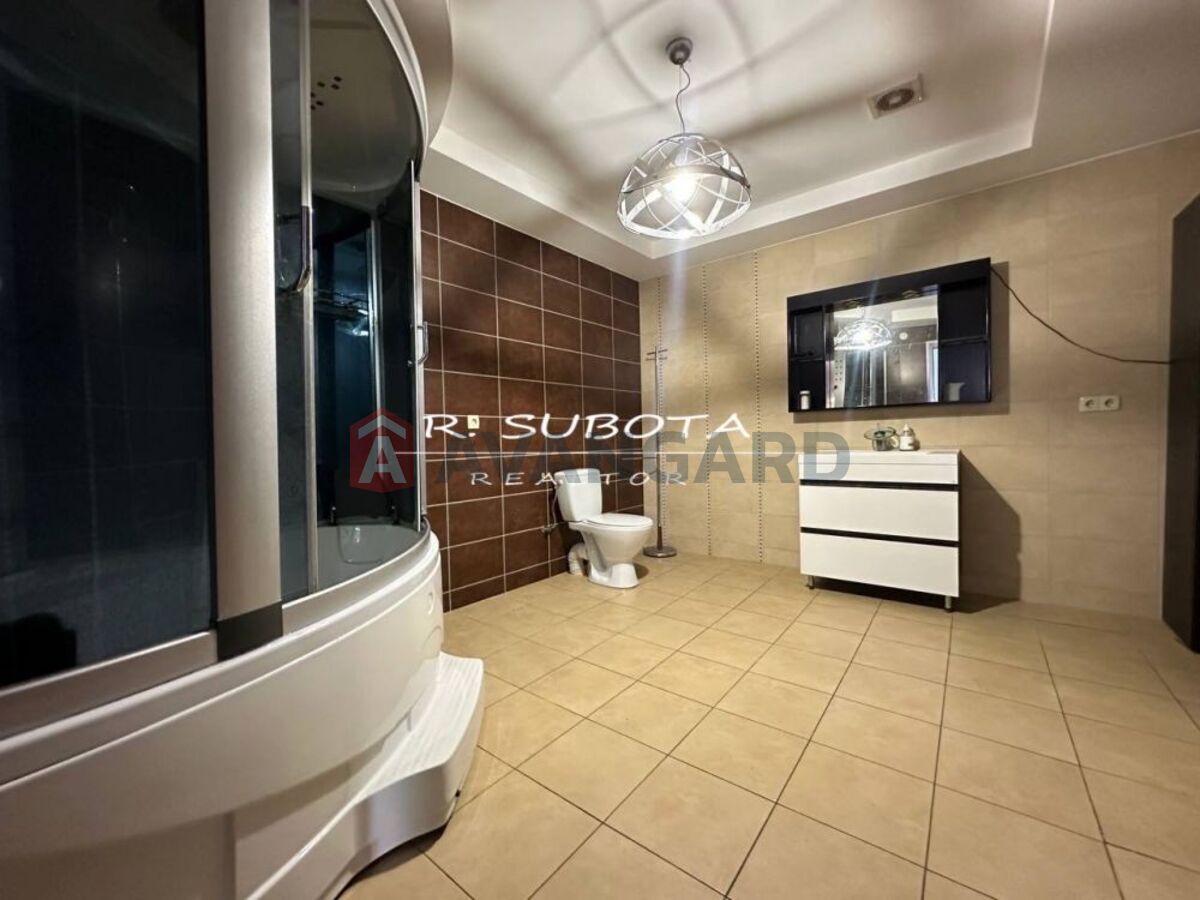 �������, 550 ��.�. ���� 2