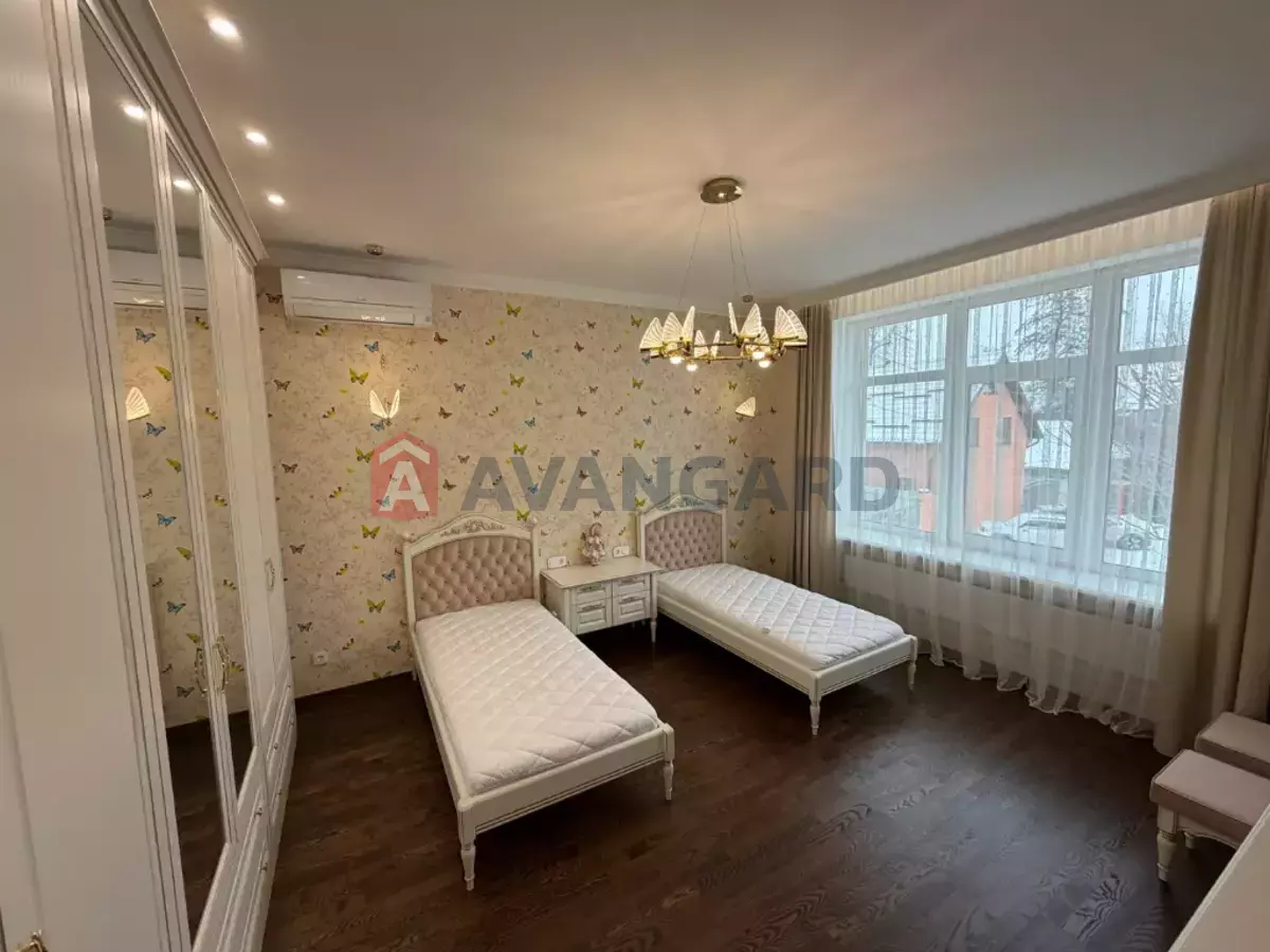 �������, 216 ��.�. ���� 4