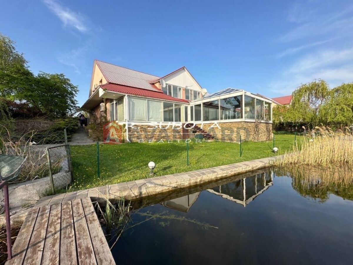 �������, 550 ��.�. ���� 1