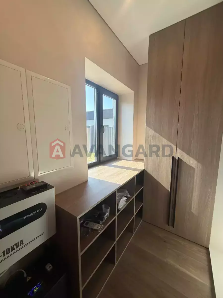 �������, 120 ��.�. ���� 10