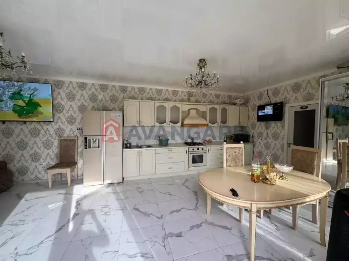 �������, 230 ��.�. ���� 15