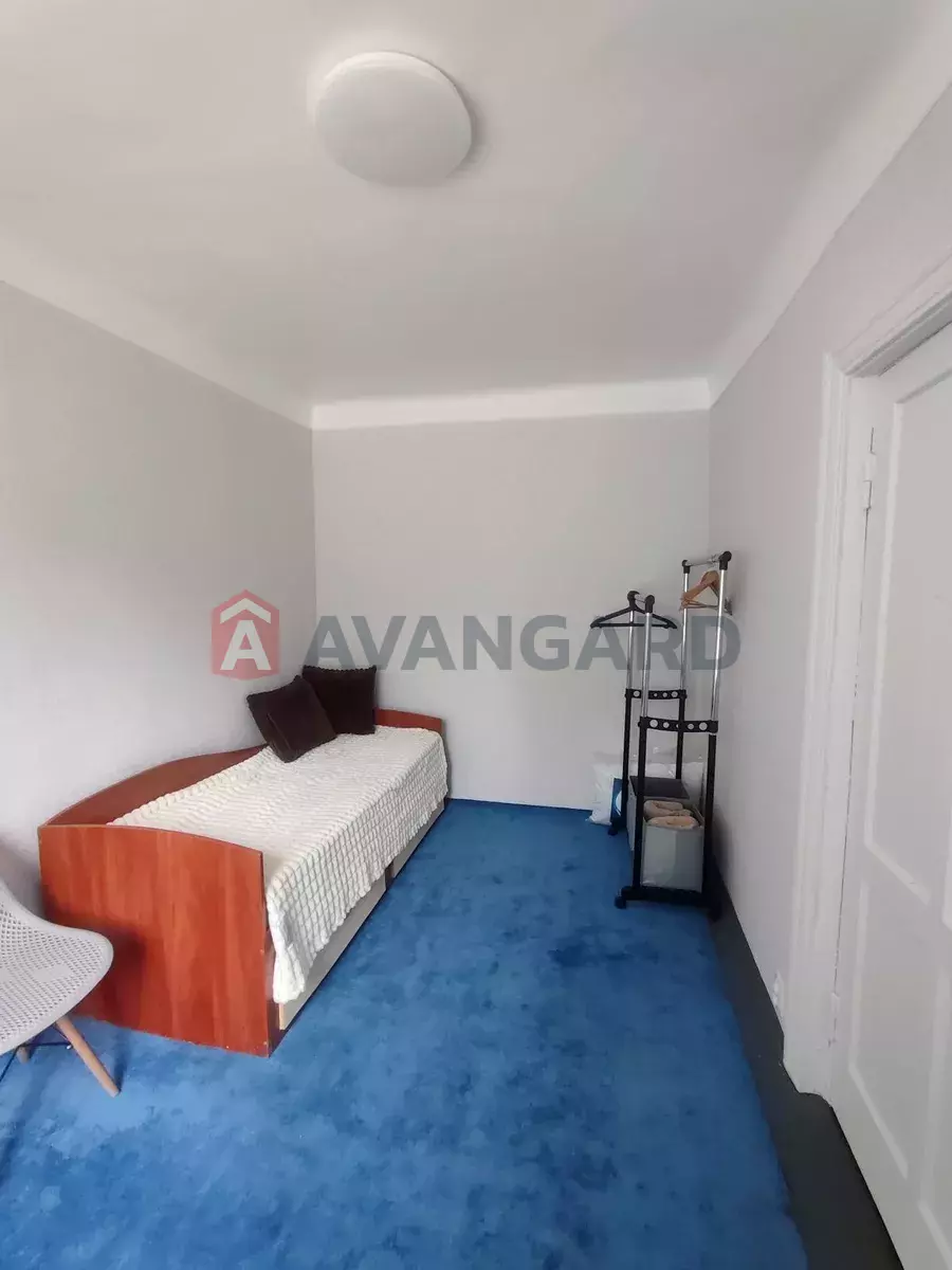 ������� �������, 65 ��.�. ���� 9