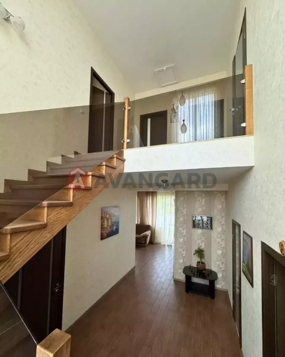 �������, 200 ��.�. ���� 8