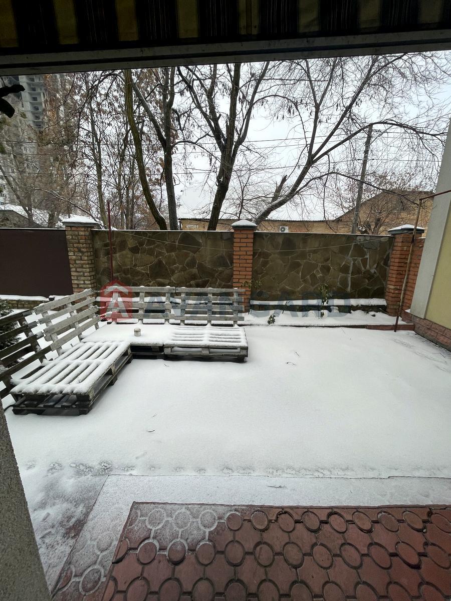 �������, 300 ��.�. ���� 17