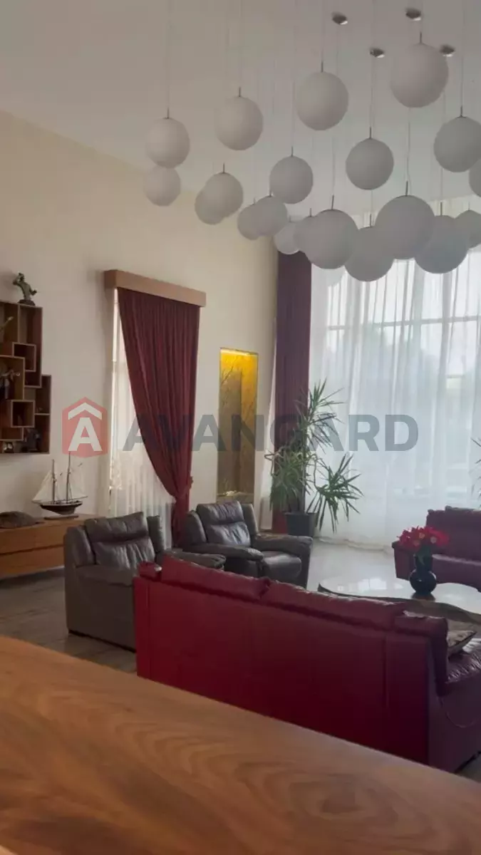 �������, 380 ��.�. ���� 17