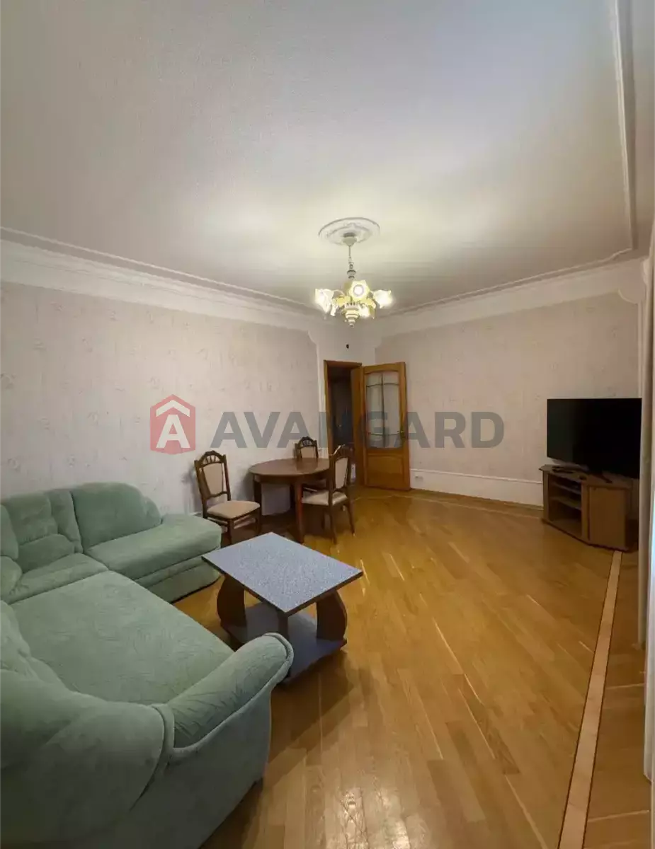 �������, 105 ��.�. ���� 10